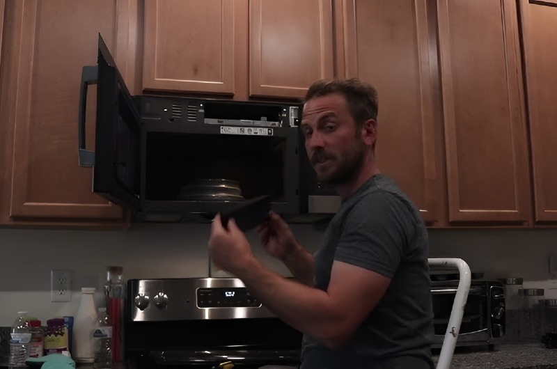 Buld-in Microwave Repair in San Diego